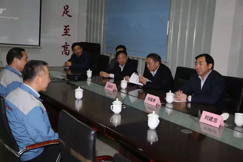 天橋區(qū)政府領(lǐng)導蒞臨銳捷視察指導工作?。?！